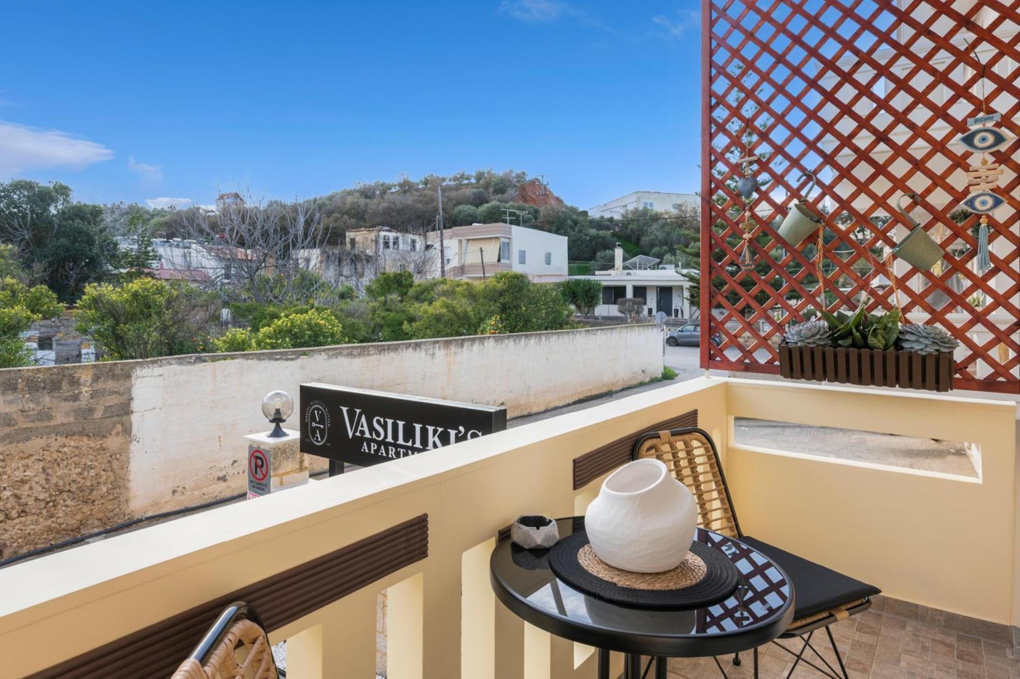 Vasilikis Apartment *